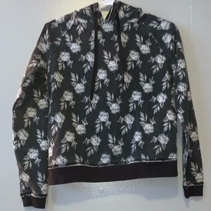 Black and white rose hoodie with pockets